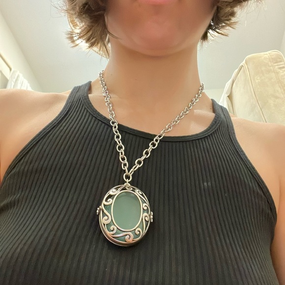 Beautiful necklace - Picture 1 of 4